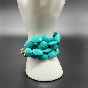 Chic Turquoise Gemstone Bracelet with Gold Accents